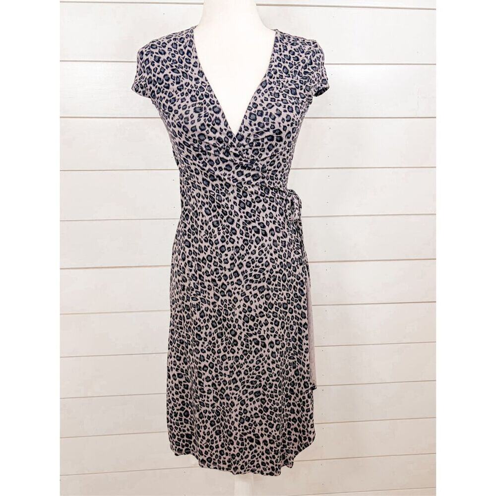 BCBGMaxAzria Women's Leopard Print V-Neck Cap Sleeve Wrap Dress Black Gray Small